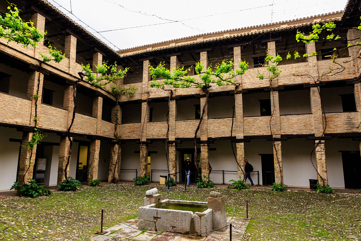 Corral del Carbón courtyard in Granada