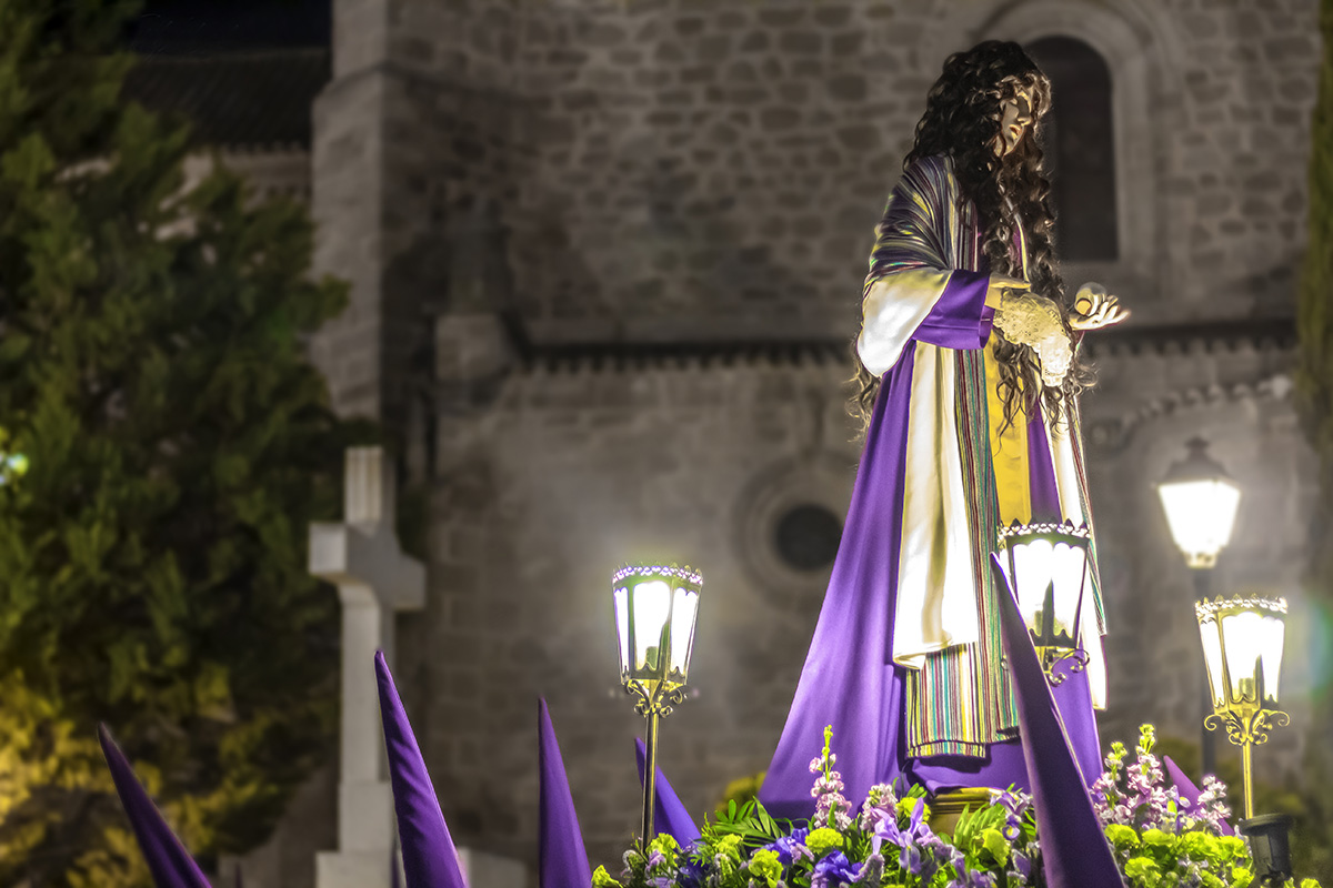 The Virgin Mary in procession on Jueves Santo