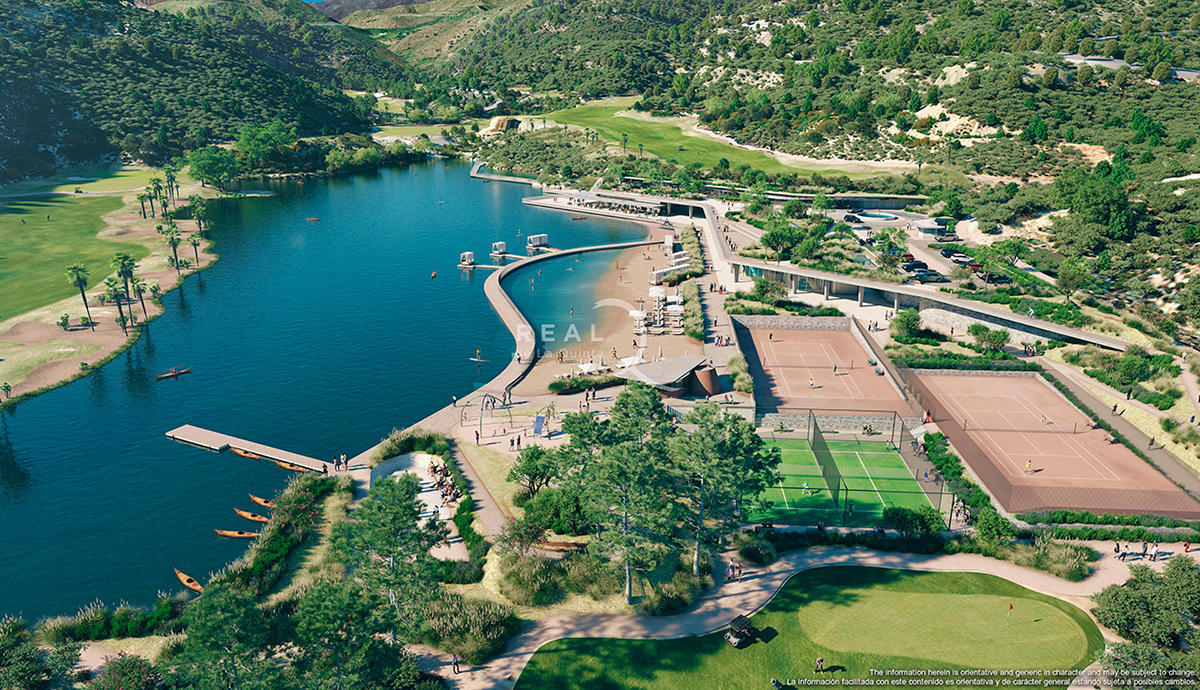 Overview of the lake, golf course and El Lago Club at Real